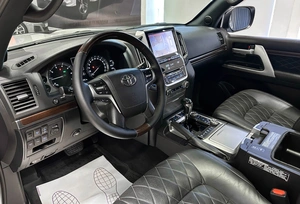 Внедорожник Toyota Land Cruiser 2018 года, 6900000 рублей, Красноярск