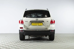 Внедорожник Toyota Highlander 2013 года, 2059000 рублей, Челябинск