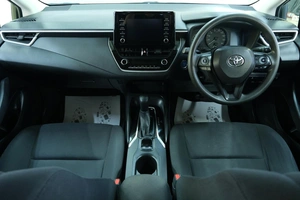 Седан Toyota Corolla 2019 года, 2299000 рублей, Омск