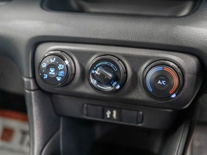 Хетчбэк Toyota Yaris 2021 года, 1290000 рублей, Красноярск