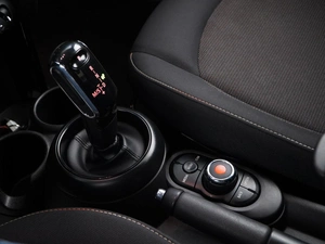 Хетчбэк MINI Cooper 2018 года, 1599077 рублей, Москва