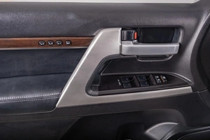 Внедорожник Toyota Land Cruiser 2018 года, 6739000 рублей, Томск