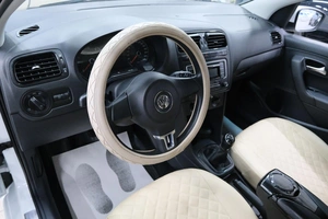Седан Volkswagen Polo 2014 года, 1059000 рублей, Омск