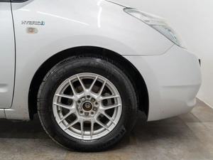 Лифтбек Toyota Prius 2009 года, 675000 рублей, Красноярск