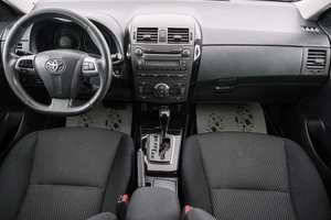Седан Toyota Corolla 2012 года, 1149000 рублей, Красноярск