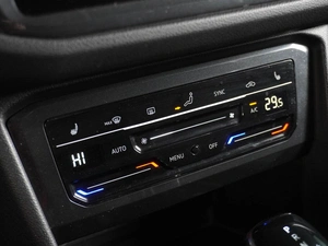 Внедорожник Volkswagen Tiguan 2021 года, 2439000 рублей, Воронеж