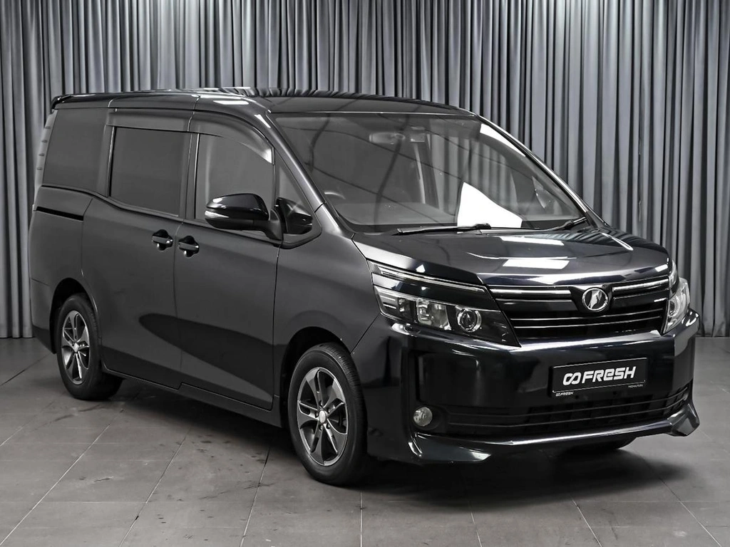 Минивэн Toyota Voxy 2014 года, 1859000 рублей, Ставрополь