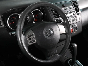 Хетчбэк Nissan Tiida 2011 года, 979000 рублей, Аксай