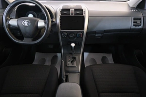 Седан Toyota Corolla 2012 года, 1199000 рублей, Омск