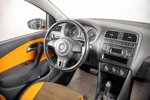 Хетчбэк Volkswagen Polo 2011 года, 819000 рублей, Пермь