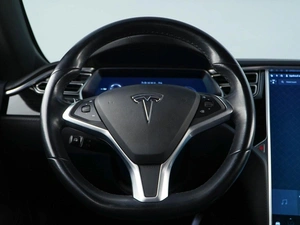 Лифтбек Tesla Model S 2018 года, 3176016 рублей, Москва
