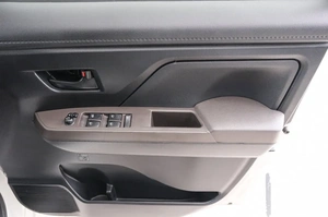 Минивэн Toyota Roomy 2022 года, 929000 рублей, Красноярск