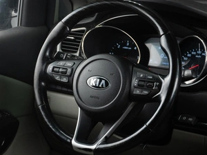 Минивэн Kia Carnival 2019 года, 3579000 рублей, Тюмень