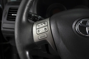 Хетчбэк Toyota Auris 2008 года, 590000 рублей, Омск