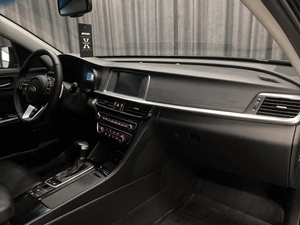 Седан Kia Optima 2018 года, 1745000 рублей, Красноярск