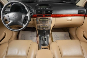Седан Toyota Avensis 2006 года, 1049000 рублей, Тюмень