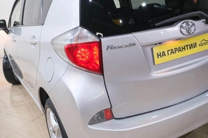 Хетчбэк Toyota Ractis 2012 года, 849000 рублей, Новокузнецк