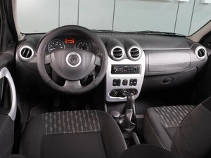 Седан Renault Logan 2013 года, 529000 рублей, Воронеж