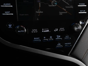 Седан Toyota Camry 2018 года, 2569000 рублей, Тюмень