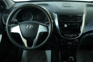 Хетчбэк Hyundai Solaris 2013 года, 779000 рублей, Омск