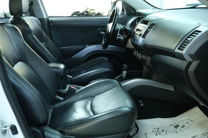 Внедорожник Mitsubishi Outlander 2010 года, 1249000 рублей, Омск