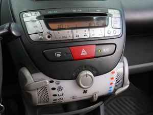 Хетчбэк Peugeot 107 2011 года, 509000 рублей, Воронеж