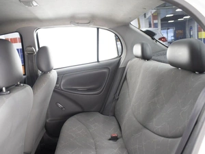 Седан Toyota Platz 2001 года, 295000 рублей, Омск