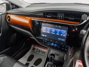 Хетчбэк Toyota Auris 2015 года, 1330000 рублей, Красноярск