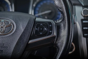 Седан Toyota Camry 2016 года, 2539000 рублей, Томск