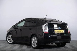 Лифтбек Toyota Prius 2011 года, 1229000 рублей, Томск