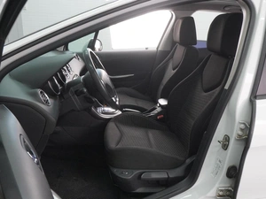 Хетчбэк Peugeot 308 2012 года, 529000 рублей, Воронеж