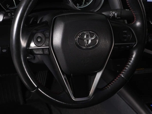 Седан Toyota Camry 2021 года, 3410000 рублей, Красный Пахарь