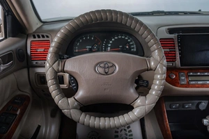 Седан Toyota Camry 2003 года, 729000 рублей, Томск