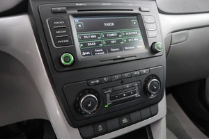 Внедорожник Skoda Yeti 2011 года, 959000 рублей, Красноярск