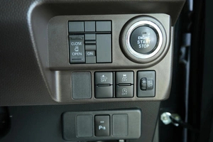 Минивэн Toyota Roomy 2021 года, 1089000 рублей, Омск
