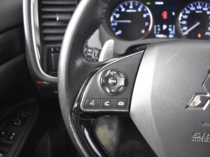 Внедорожник Mitsubishi Outlander 2015 года, 1986200 рублей, Казань