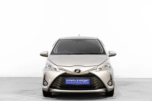 Хетчбэк Toyota Vitz 2019 года, 1489000 рублей, Барнаул
