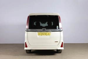 Минивэн Toyota Noah 2017 года, 2839000 рублей, Новосибирск