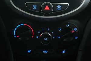 Седан Hyundai Solaris 2011 года, 959000 рублей, Омск