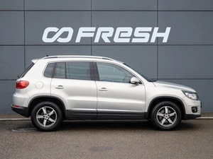 Внедорожник Volkswagen Tiguan 2012 года, 1310000 рублей, Краснодар