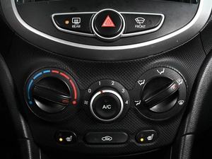 Седан Hyundai Solaris 2012 года, 918000 рублей, Аксай