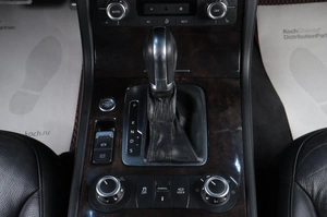 Внедорожник Volkswagen Touareg 2011 года, 1689000 рублей, Челябинск