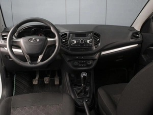 Седан ВАЗ (LADA) Vesta 2018 года, 910000 рублей, Омск