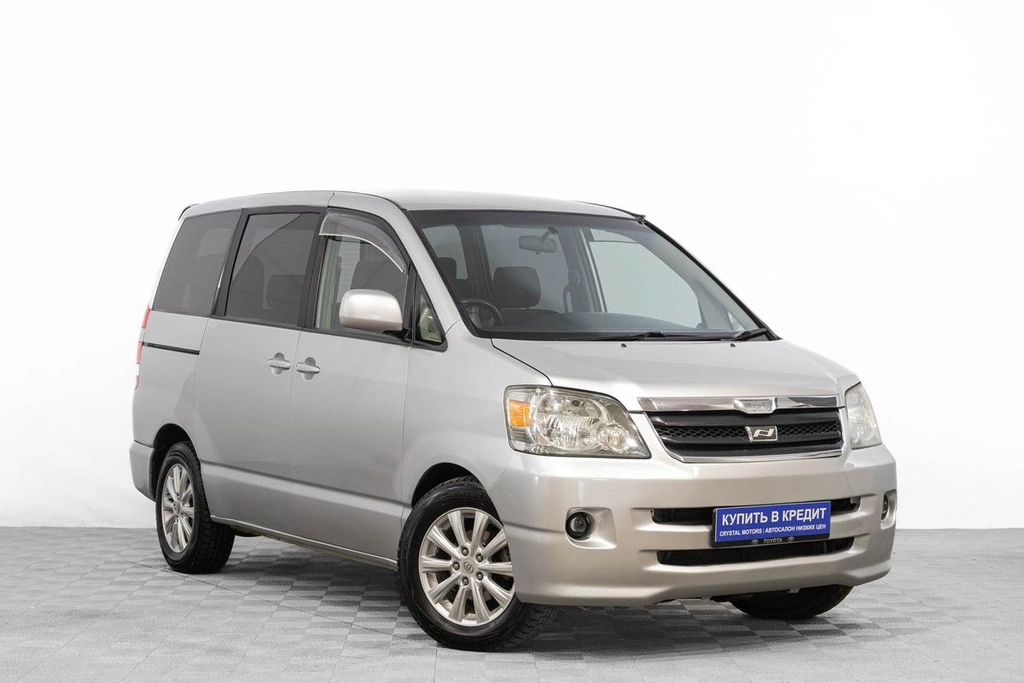 Минивэн Toyota Noah 2000 года, 1089000 рублей, Барнаул