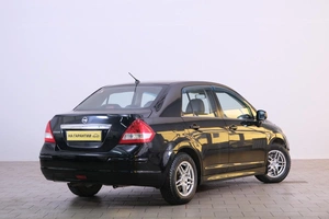 Седан Nissan Tiida 2010 года, 799000 рублей, Омск