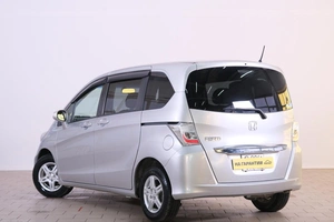 Минивэн Honda Freed 2012 года, 1199000 рублей, Омск