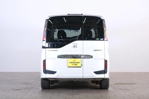 Минивэн Honda Stepwgn Spada 2018 года, 2289000 рублей, Омск
