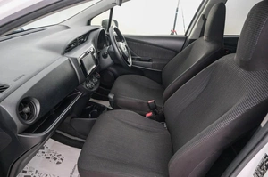 Хетчбэк Toyota Vitz 2017 года, 889000 рублей, Красноярск