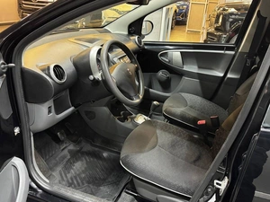 Хетчбэк Peugeot 107 2010 года, 547000 рублей, Красноярск