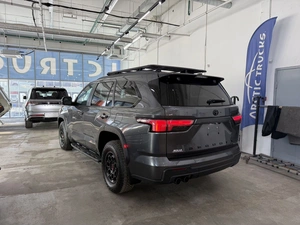 Внедорожник Toyota Sequoia 2025 года, 15000000 рублей, Новоивановское